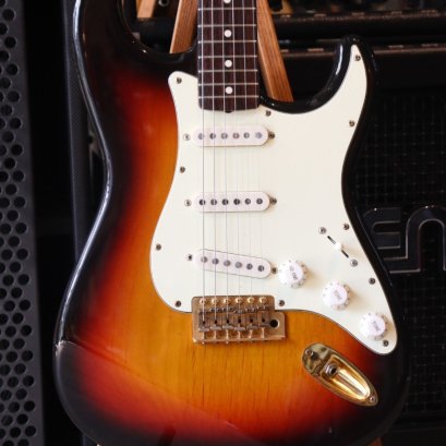 Fender Stratocaster ST62 Gold hardware Sunburst 2004 Pu Texas special (3.3kg)