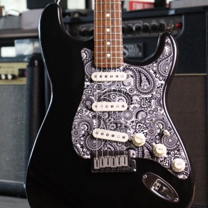 Fender American Standard 1998 Black Modifi Noiseless Pu / Pickguard Paisley (3.7kg)