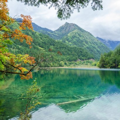 ทะเลสาบกระจก (Mirror Lake) จิ่วจ้ายโกว