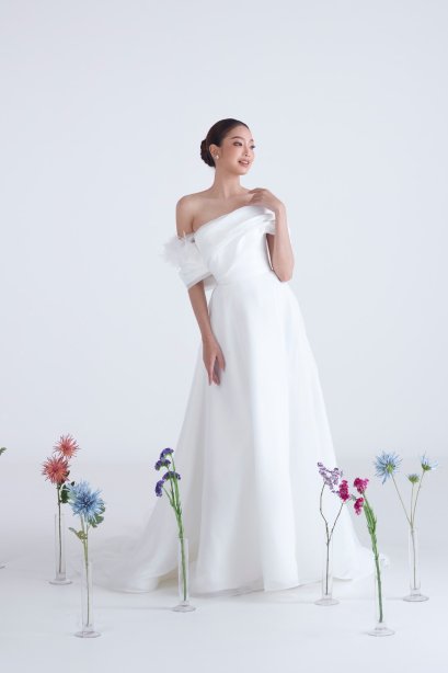 ชุดแต่งงาน สำหรับเช่าราคาถูก