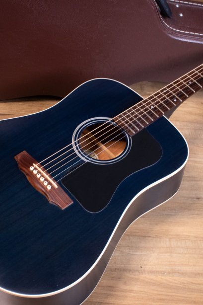 Guild D-25 Dark Blue ( 2000-2004 )