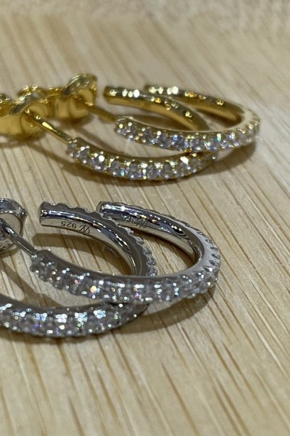 ต่างหูแบบแป้นกลมเพชรรอบขนาดใหญ่