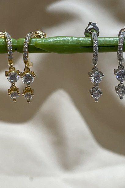 ต่างหูแบบแป้นห่วงห้อยเพชร