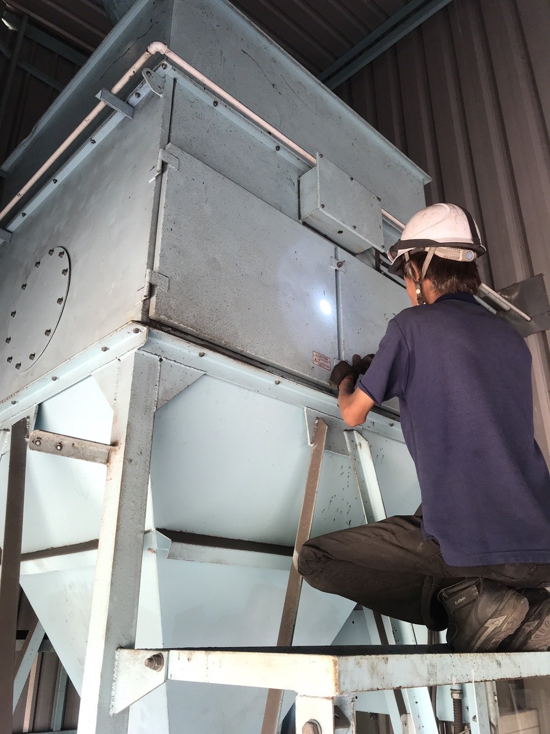 Service Inspection & Change Filter of Dust collector sanshothailand