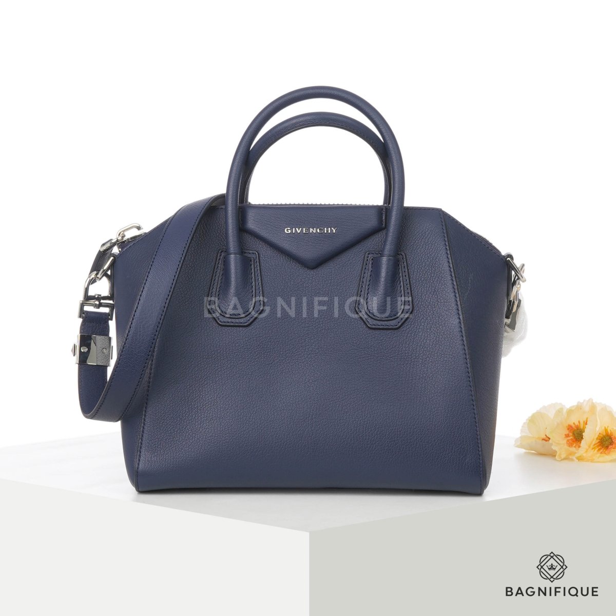 Givenchy antigona navy hot sale blue