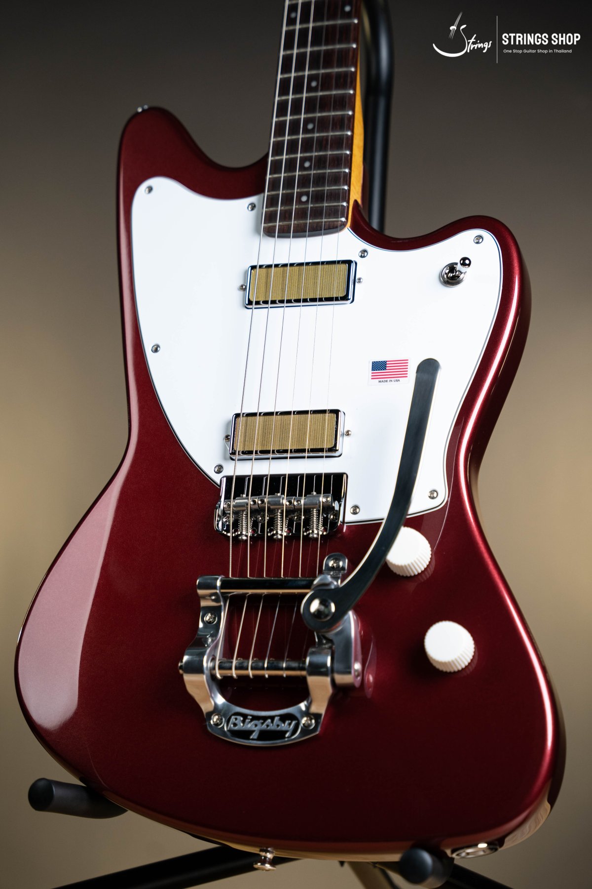 Harmony Standard Silhouette w/ Bigsby Electric Guitar w/Case, RW