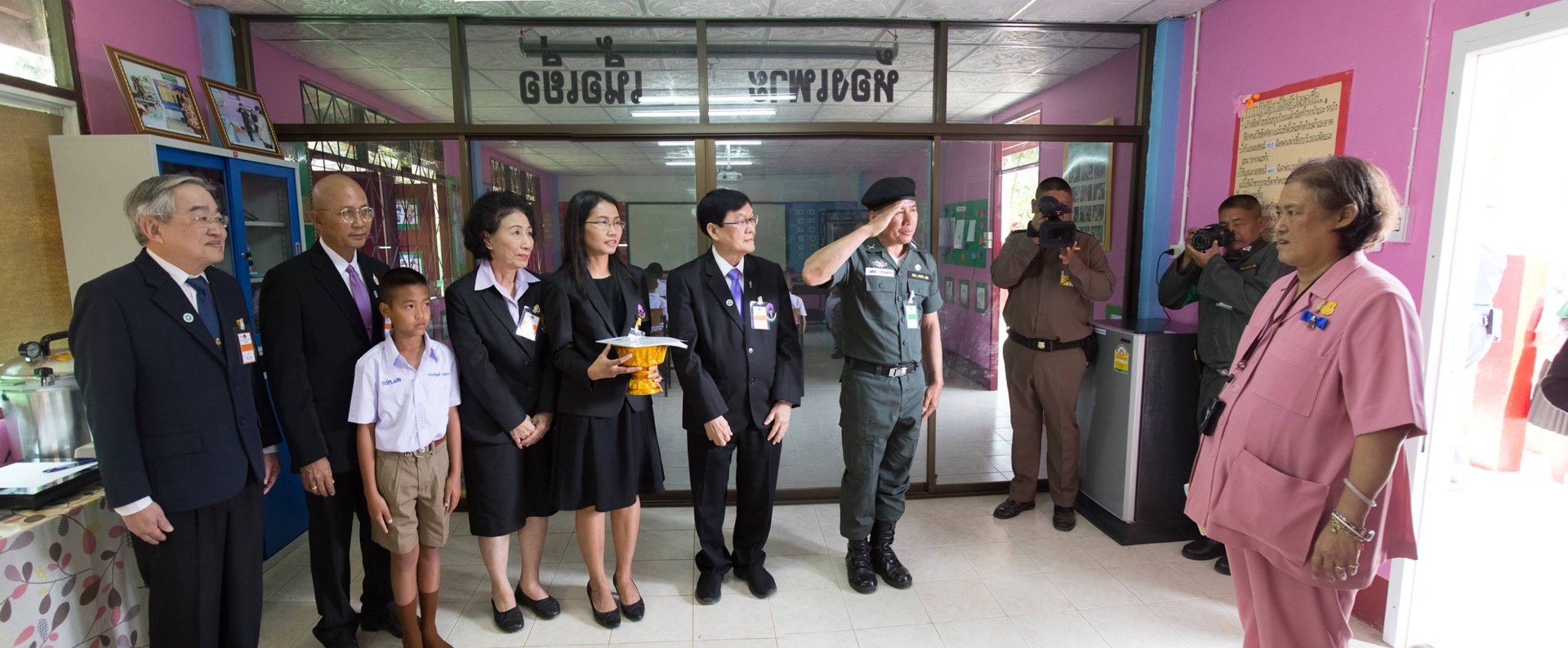 สมเด็จพระเทพรัตนราชสุดา ฯ สยามบรมราชกุมารี เสด็จพระราชดำเนินไปทรงติดตามความก้าวหน้าผลการดำเนินโครงการตามพระราชดำริ ที่โรงเรียนตำรวจตระเวนชายแดน เบ็ตตี้ดูเมน