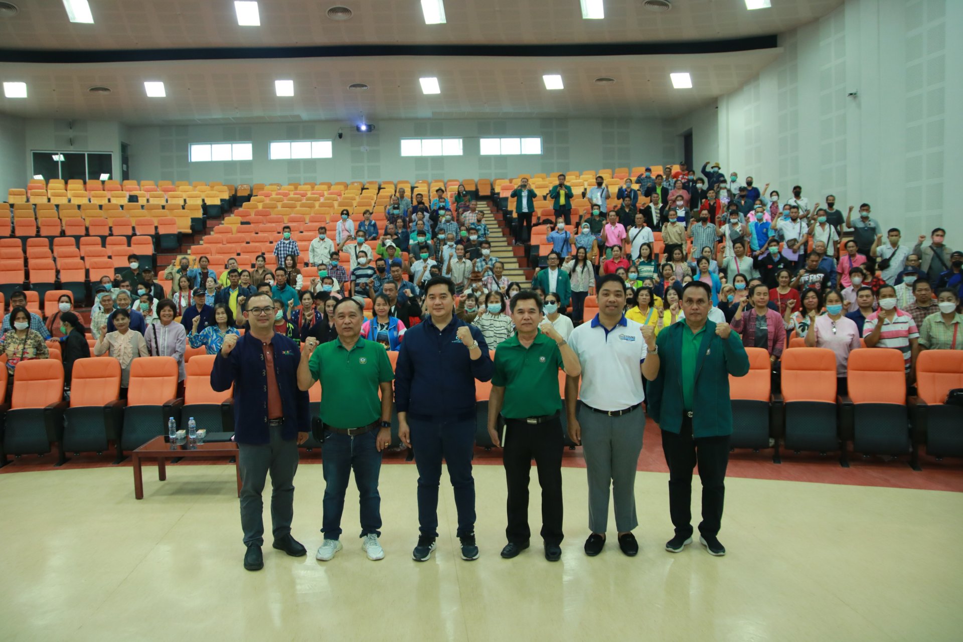 โครงการพื้นฟูศักยภาพลูกค้าพักชำระหนี้ของธนาคาร ในหลักสูตร “ฟื้นฟู พัฒนาอาชีพเดิม อาชีพเสริม เพิ่มอาชีพใหม่” โดย ธนาคารเพื่อการเกษตรและสหกรณ์การเกษตรสาขาพะเยา ร่วมกับคณะเกษตรศาสตร์ฯ มหาวิทยาลัยพะเยา โครงการพื้นฟูศักยภาพลูกค้าพักชำระหนี้ของธนาคาร ในหลักสูตร “ฟื้นฟู พัฒนาอาชีพเดิม อาชีพเสริม เพิ่มอาชีพใหม่” โดย ธนาคารเพื่อการเกษตรและสหกรณ์การเกษตรสาขาพะเยา ร่วมกับคณะเกษตรศาสตร์ฯ มหาวิทยาลัยพะเยา