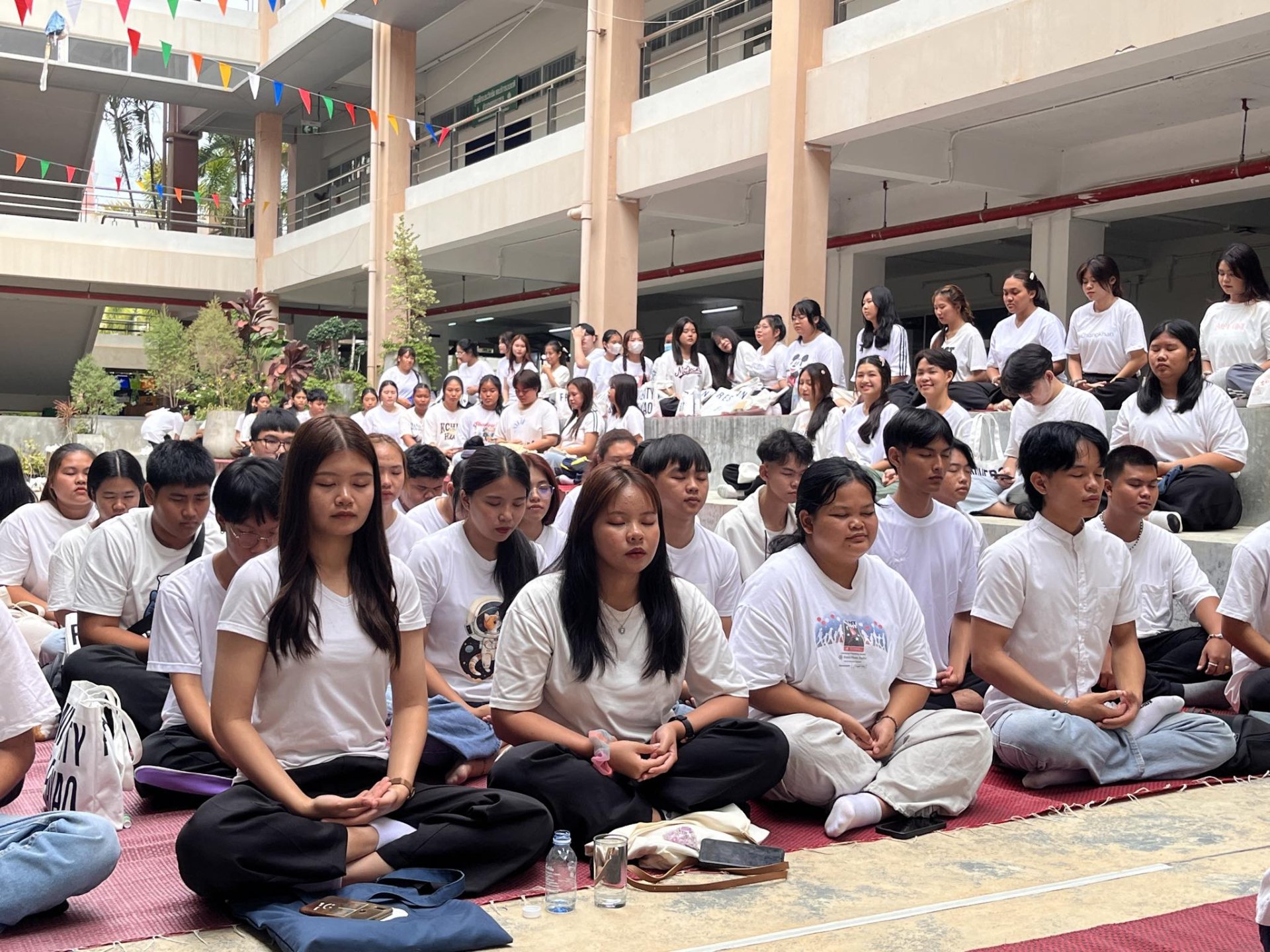 พุทธเกษตรเพื่อการดำเนินชีวิต (พัฒนากาย ใจ และบุคลิกภาพ) ณ ลานกิจกรรมคณะเกษตรศาสตร์และทรัพยากรธรรมชาติ มหาวิทยาลัยพะเยา พุทธเกษตรเพื่อการดำเนินชีวิต (พัฒนากาย ใจ และบุคลิกภาพ) ณ ลานกิจกรรมคณะเกษตรศาสตร์และทรัพยากรธรรมชาติ มหาวิทยาลัยพะเยา