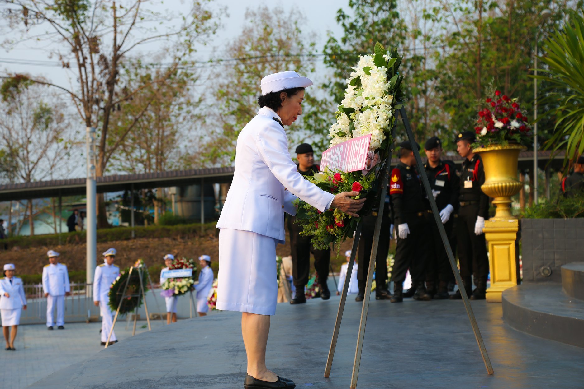 คณะเกษตรศาสตร์และทรัพยากรธรรมชาติ มหาวิทยาลัยพะเยา นำโดยท่านคณบดีพร้อมด้วยบุคลากร เข้าร่วมวางพวงมาลาวันคล้ายวันสวรรคตสมเด็จพระนเรศวรมหาราช