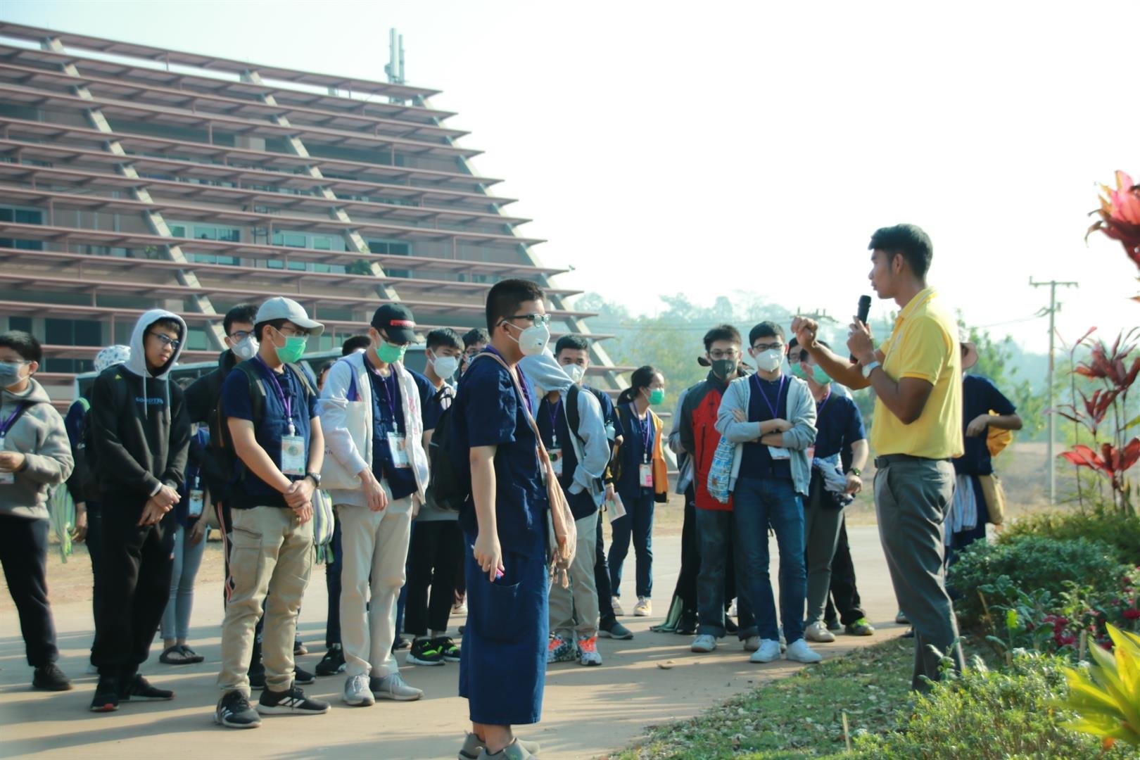  คณะเกษตรศาสตร์และทรัพยากรธรรมชาติ ม.พะเยา ต้อนรับคณะนักเรียนค่ายวิทยาศาสตร์สานสัมพันธ์ฉันท์ วมว. ครั้งที่ 12 ร่วมกิจกรรมทัศนศึกษาแหล่งเรียนรู้ ณ ศูนย์ศึกษาเศรษฐกิจพอเพียงการเกษตรฯ มหาวิทยาลัยพะเยา