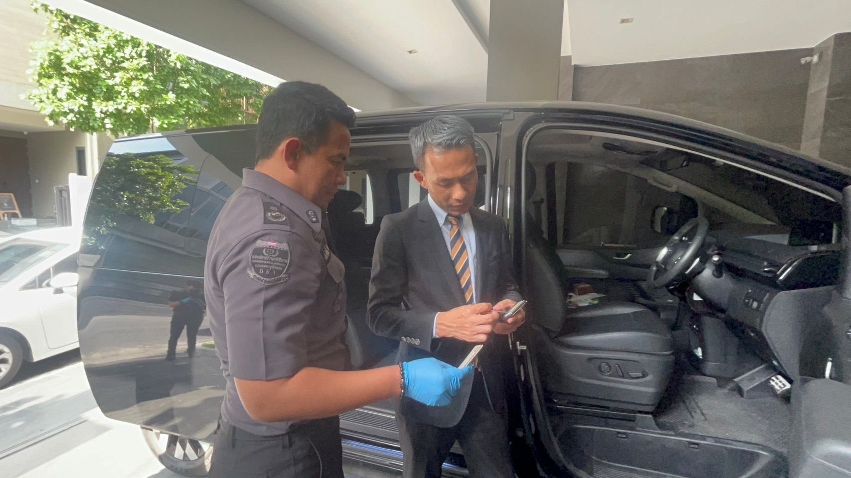 DSI แถลงปิดคดีฟอกเงินเว็บพนันออนไลน์ เจ้าของร้านหอยจ๋าอร่อยจี๋ และสามี