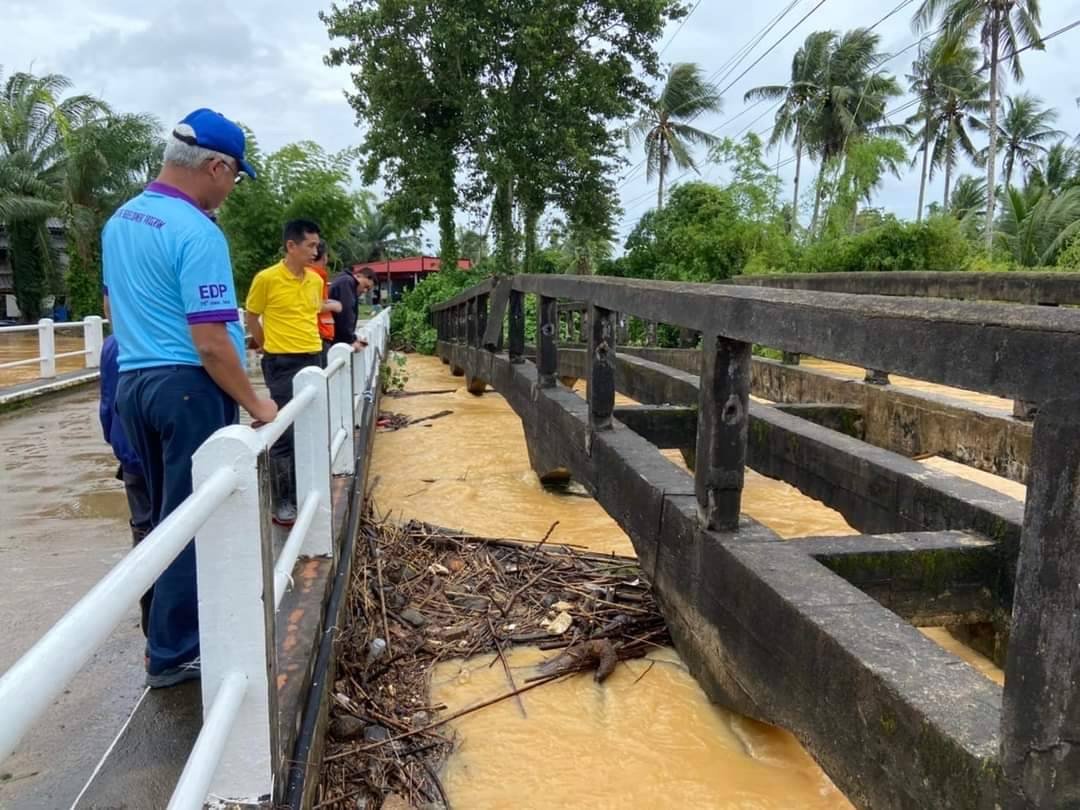 พร้อมหน้าลงพื้นที่แก้ไขสถานการณ์น้ำเอ่อล้นตลิ่ง ในพื้นที่ลุ่มน้ำคลองชุมพร-คลองนาคราช