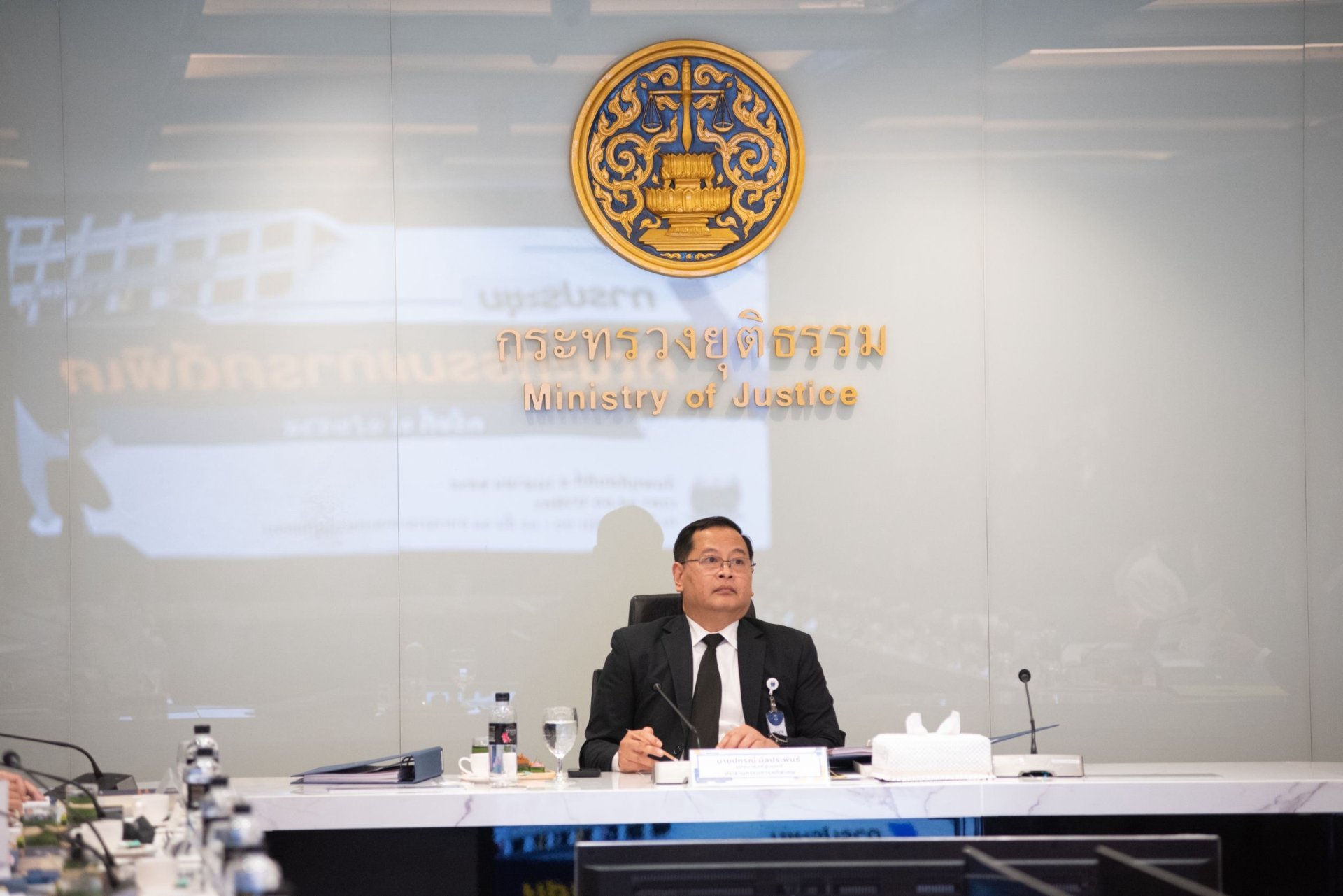 คณะกรรมการคดีพิเศษ (กคพ.) มีมติให้ DSI สอบสวนดำเนินคดีกับขบวนการฉวยโอกาสกักตุนน้ำมันในช่วงวิกฤติตะวันออกกลางเป็นคดีพิเศษ