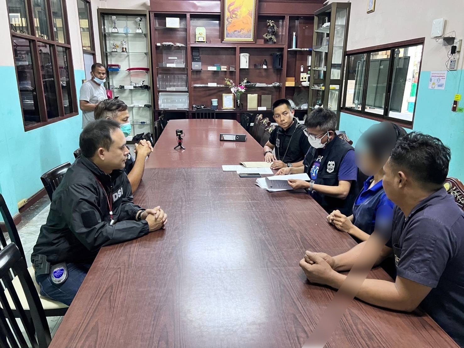 ชุดปฏิบัติการสืบสวนสะกดรอย DSI จับกุมแรงงานต่างด้าวขายบัญชีให้เจ้าของเว็ปพนัน UFA ใช้ พบเงินหมุนเวียนกว่า 500 ล้านบาท