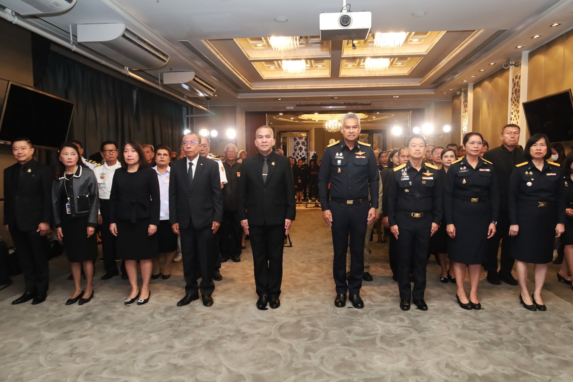 กระทรวงยุติธรรม โดยกรมคุมประพฤติ ผนึกกำลัง อาสาสมัครคุมประพฤติ 5,000 คน กระทรวงยุติธรรม โดยกรมคุมประพฤติ ผนึกกำลัง อาสาสมัครคุมประพฤติ 5,000 คน ลุยต้านยาเสพติด ตั้งเป้าดูแลผู้เสพ 61,000 รายทั่วประเทศ.