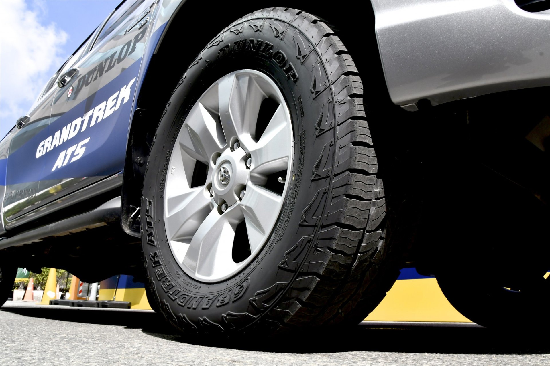 265/70R16 ดันลอป รุ่น AT5 ยางรถกระบะ SUV - tirearound