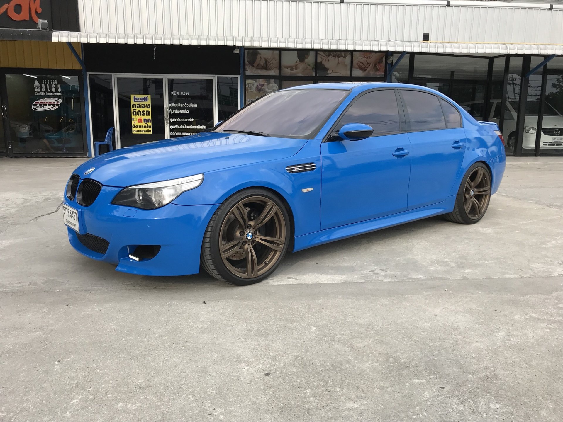 การเปลี่ยนสีรถ BMW M5  การเปลี่ยนสีรถ BMW M5