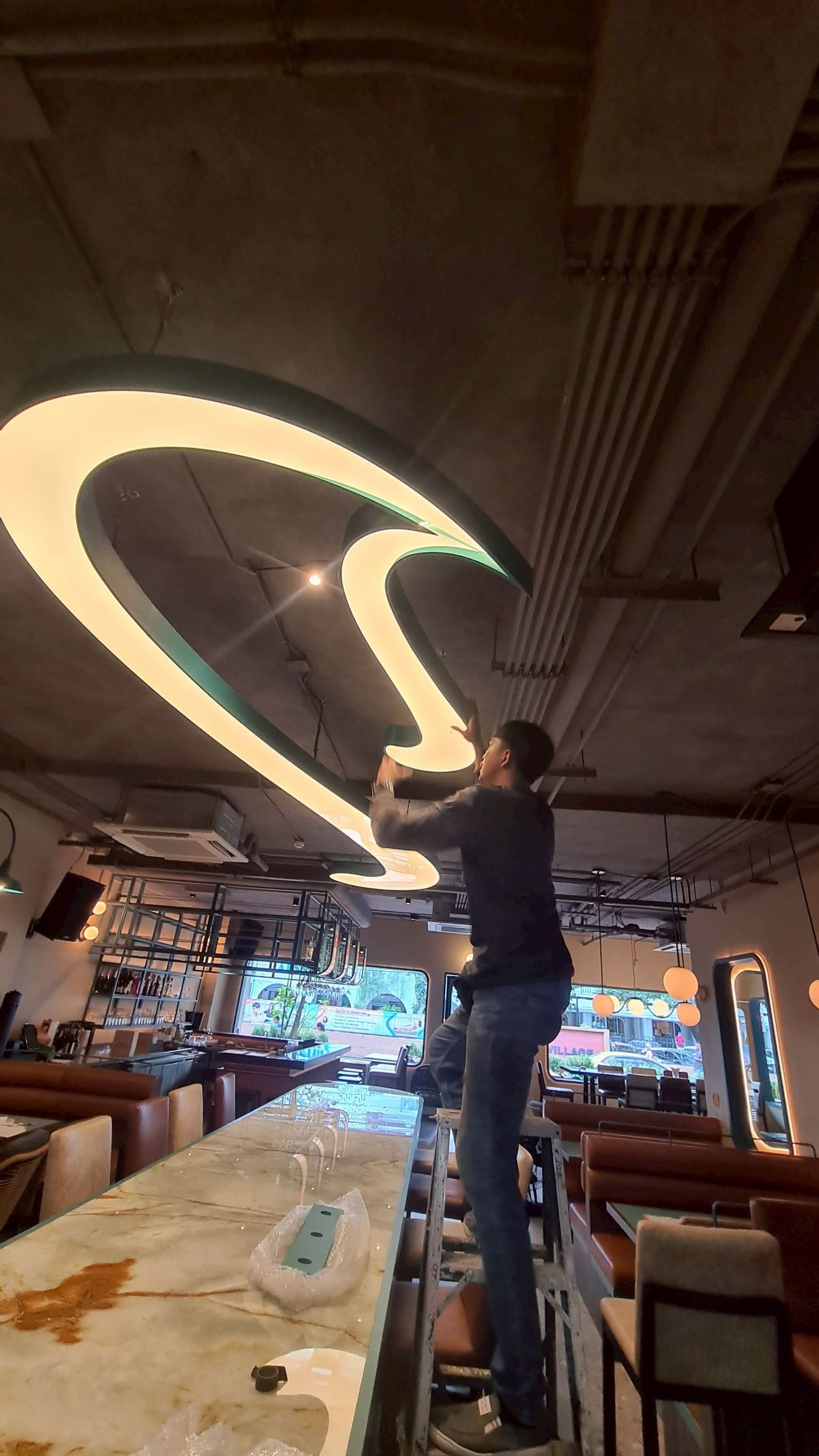 รับผลิตโคมไฟตามแบบ สำหรับร้านอาหาร คาเฟ่ และโคมไฟงานตกแต่ง