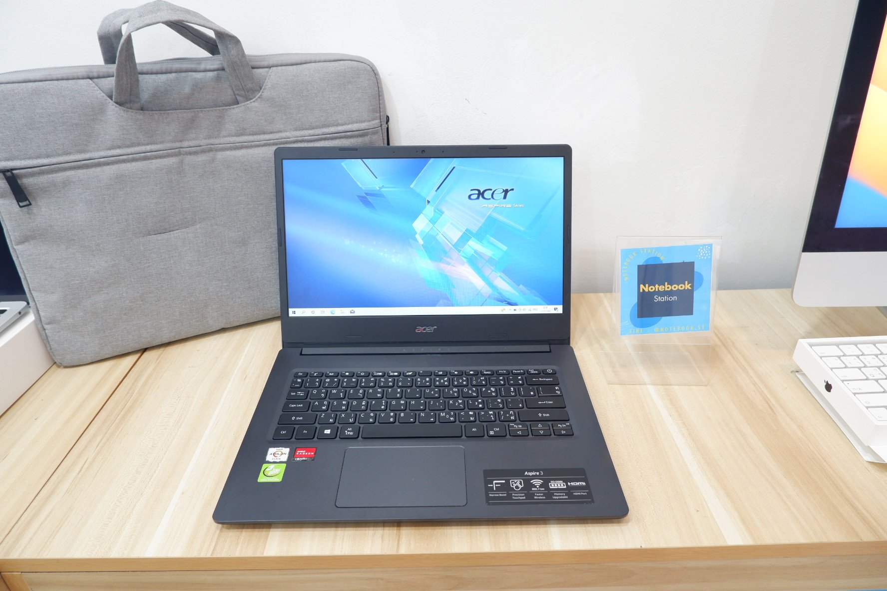 Acer Aspire 3 Athlon 3050U Ram4 SSD128 จอ14 HD ComfyView ราคาเพียง 6,900.- เท่านั้น