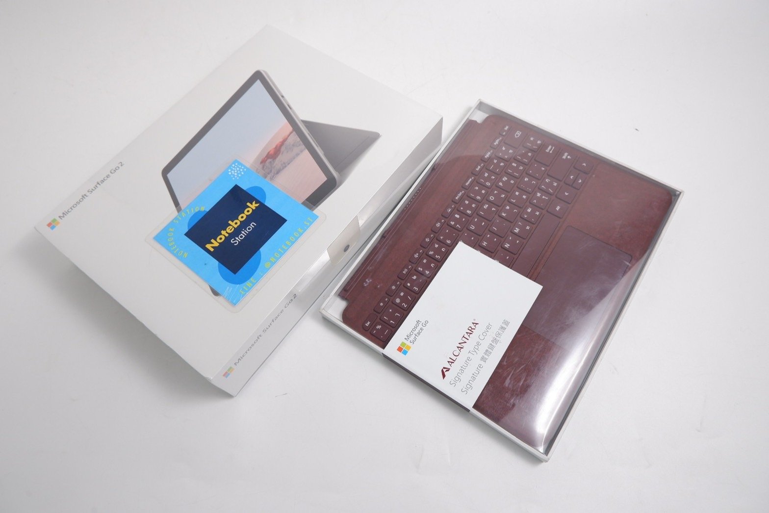 (มือ1ไม่แกะกล่อง)Surface Go2 อุปกรณ์ยกกล่อง คีย์บอร์ด ram8 ssd128