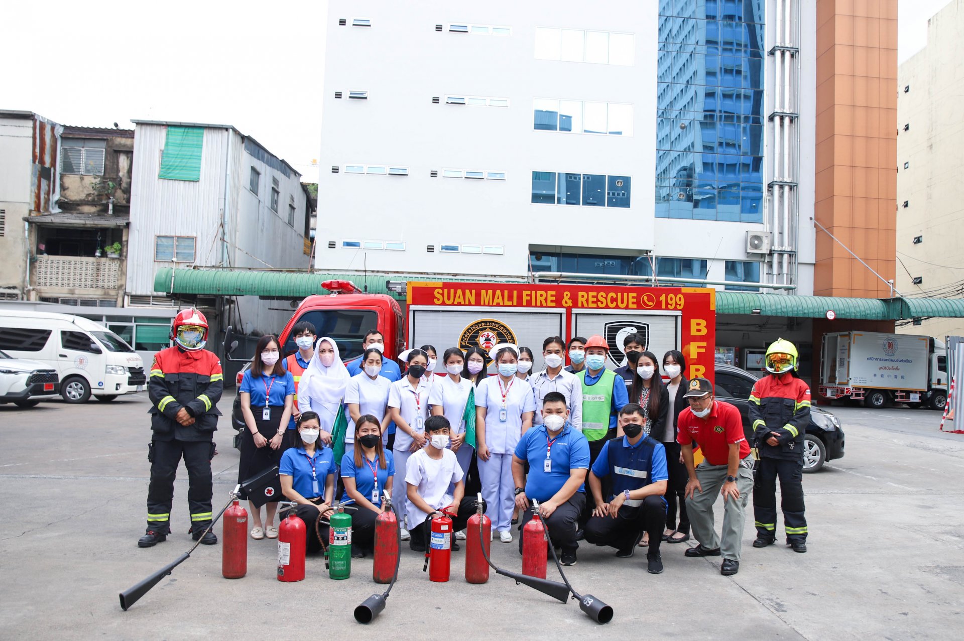 คลินิกการแพทย์แผนจีนหัวเฉียว จัดอบรมดับเพลิงและฝึกซ้อมอพยพหนีไฟ ประจำปี 2565