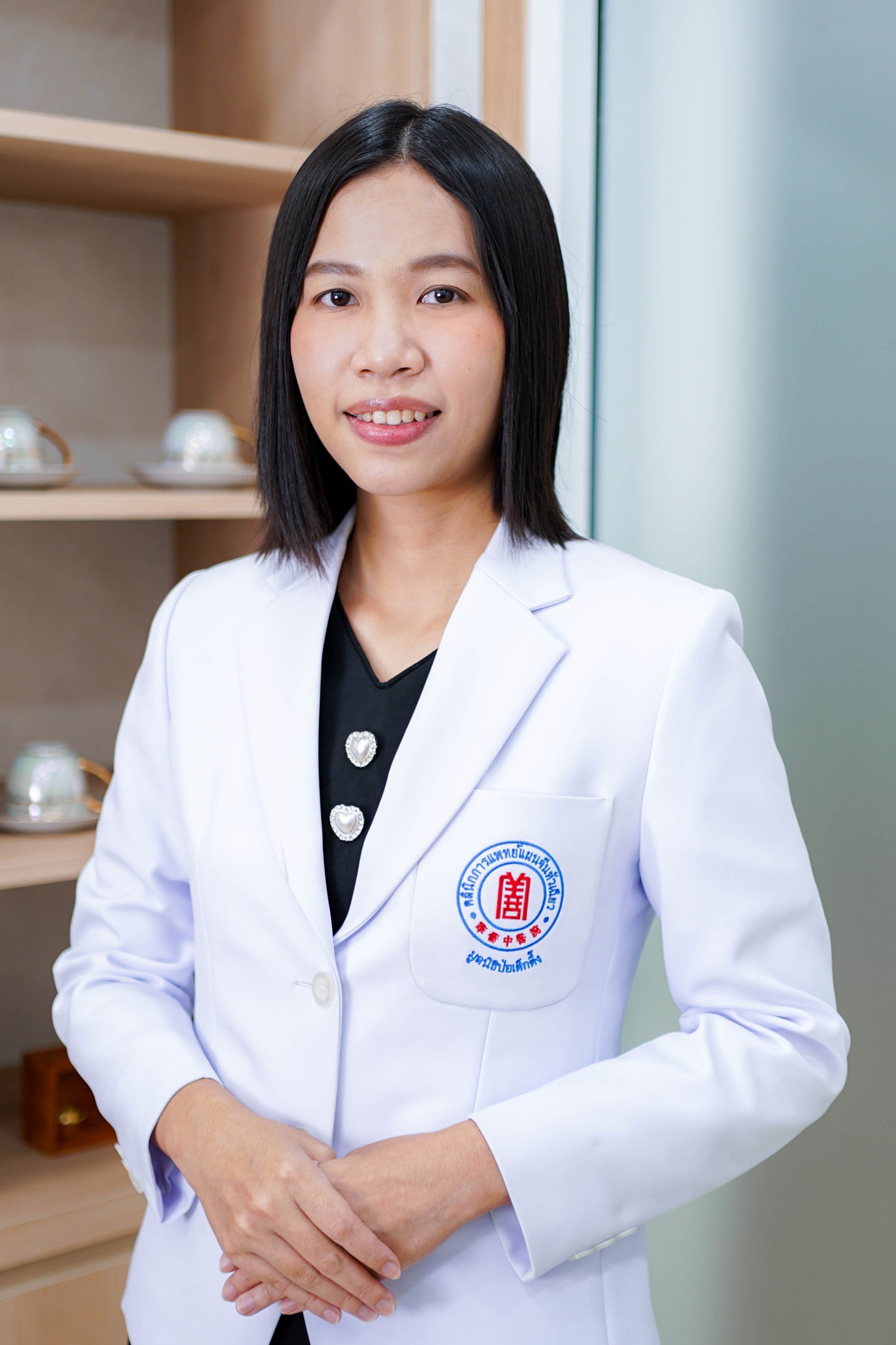  หน้าแรก  บทความทั้งหมด  รายชื่อแพทย์แผนจีนทั้งหมด  รายชื่อแพทย์แผนจีน สาขากทม.  แผนกอายุรกรรม สาขากทม.  แพทย์จีน จินต์จุฑา มีเสถียร (หมอจีน เย่ จื่อ หลิง) แพทย์จีน จินต์จุฑา มีเสถียร (หมอจีน เย่ จื่อ หลิง) Last updated: 30 ก.ย. 2568  |  19991 จำนวนผู้เข้