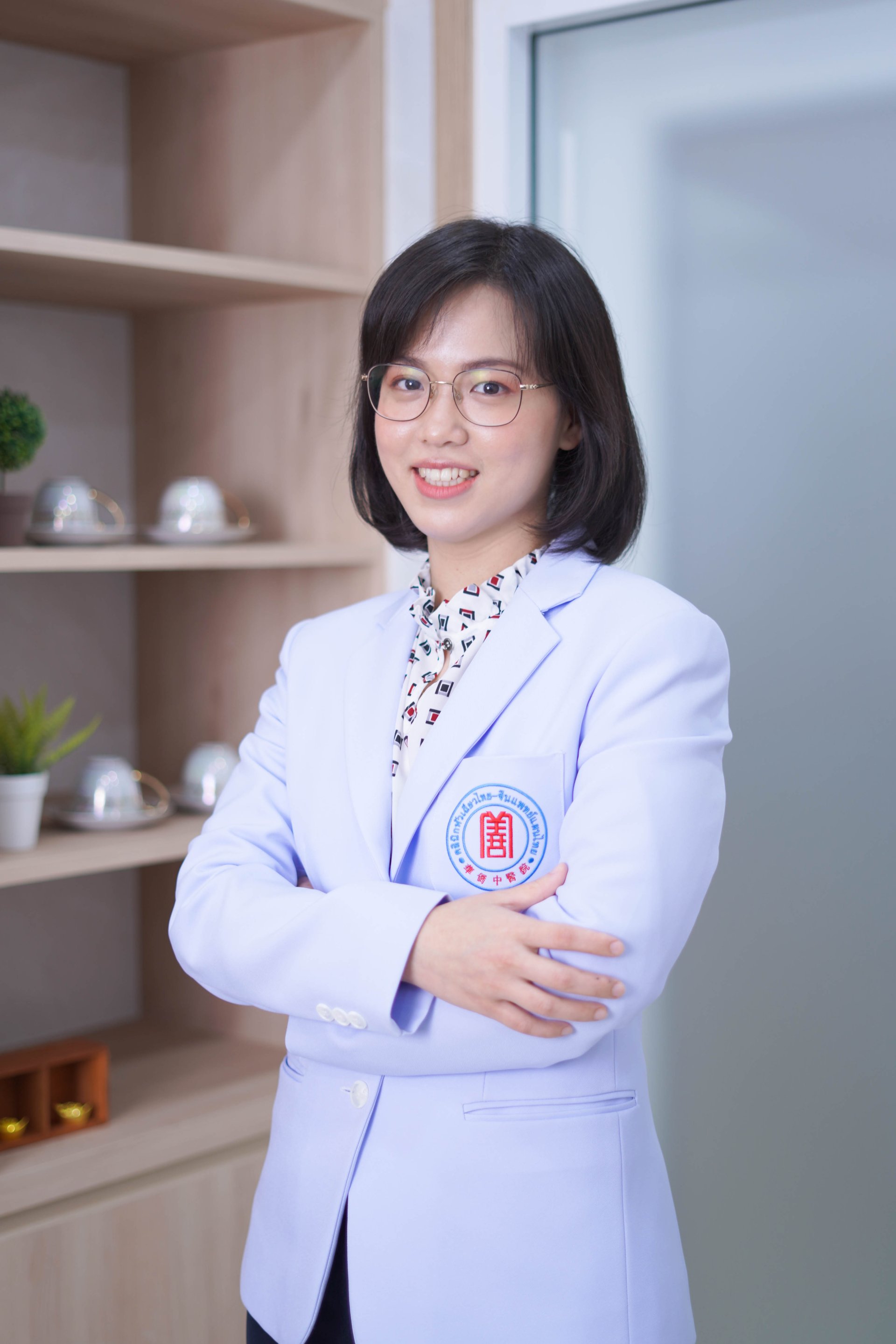 แพทย์จีน ชลิดา สิทธิชัยวิจิตร (หมอจีน เฉิน เป่า เจิน) แพทย์จีน ชลิดา สิทธิชัยวิจิตร (หมอจีน เฉิน เป่า เจิน)