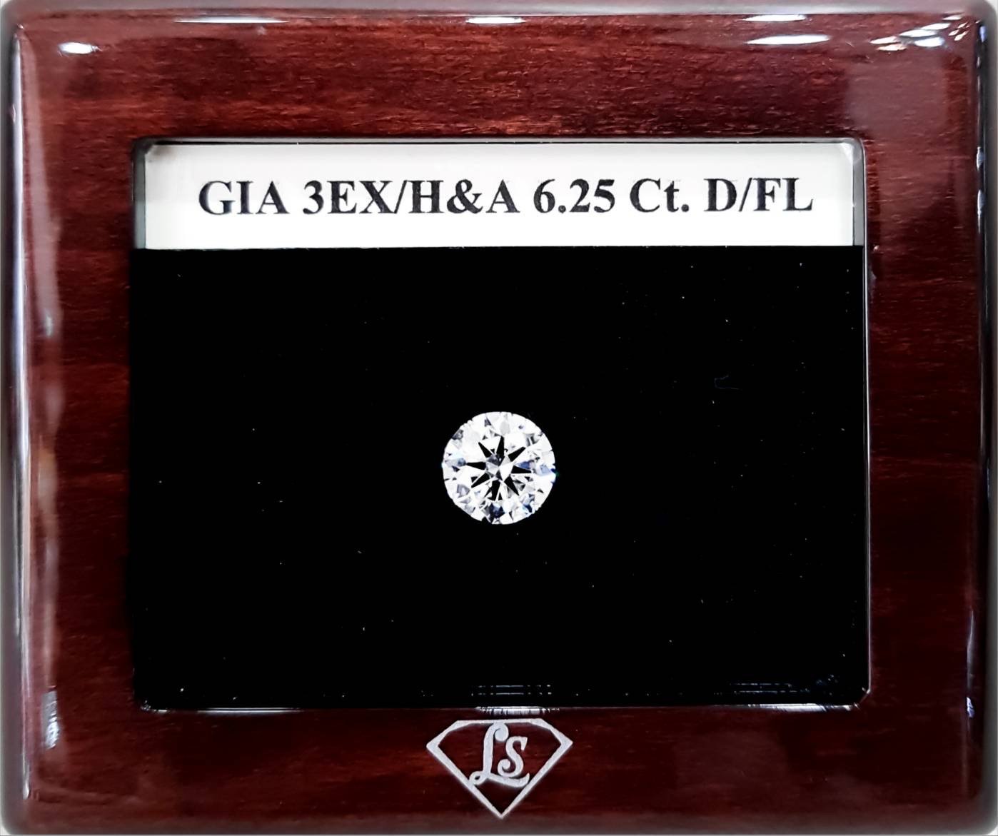 เพชรเซอร์GIA 6.25 ct. D/Flawless Top Spec 3Excellent/ Heart&Arrow/ None Fluorescence