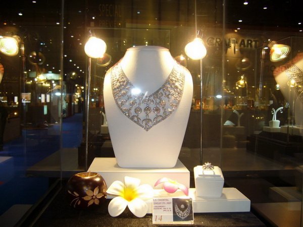Hot 2009 Jewelry Design Award in Bangkok Gems & Jewelry Fair by L.S. Jewelry Group