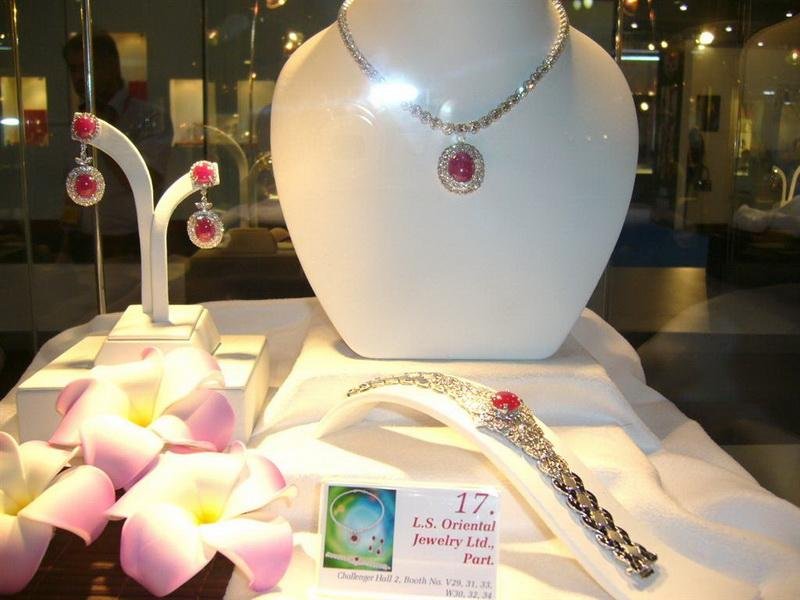 Hot 2010 Vol.I Jewelry Award in Bangkok Gems & Jewelry ครั้งที่44 by L.S. Jewelry Group
