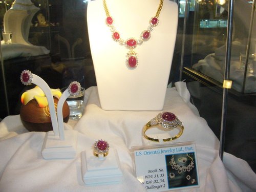 Ploi Thai Jewelry Creation Award in Bangkok Gems & Jewelry Fair ครั้งที่ 46 September 2010 by L.S. Jewelry Group