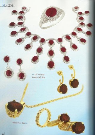 Ad และ ภาพกิจกรรมในงาน Bangkok Gems & Jewelry Fair 47th By Leeseng Jewelry (L.S.Jewelry Group) ลงนิตยสาร World of Gold Issue 98/2011