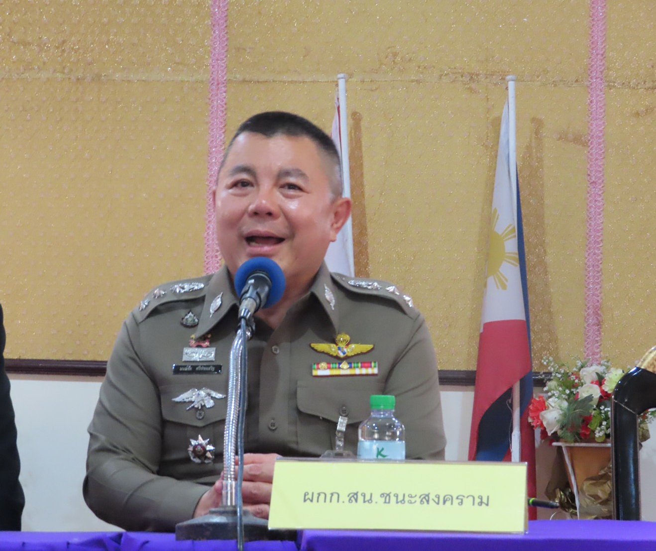 พ.ต.อ.มนต์ชัย ศรีประเสริฐ รองผบก.น.1, พ.ต.อ.วรศักดิ์ พิสิษฐบรรณกร ผกก.สน.ชนะสงคราม พร้อมด้วย ดร.ธัชวิน สุรเศรษฐ ที่ปรึกษารองผบ.ตร., ประธานกต.ตร.บก.น.1 - สน.ชนะสงคราม, ประธานที่ปรึกษากิตติมศักดิ์กองบังคับการสายตรวจและปฏิบัติการพิเศษ(191) และรองประธานที่ปรึ