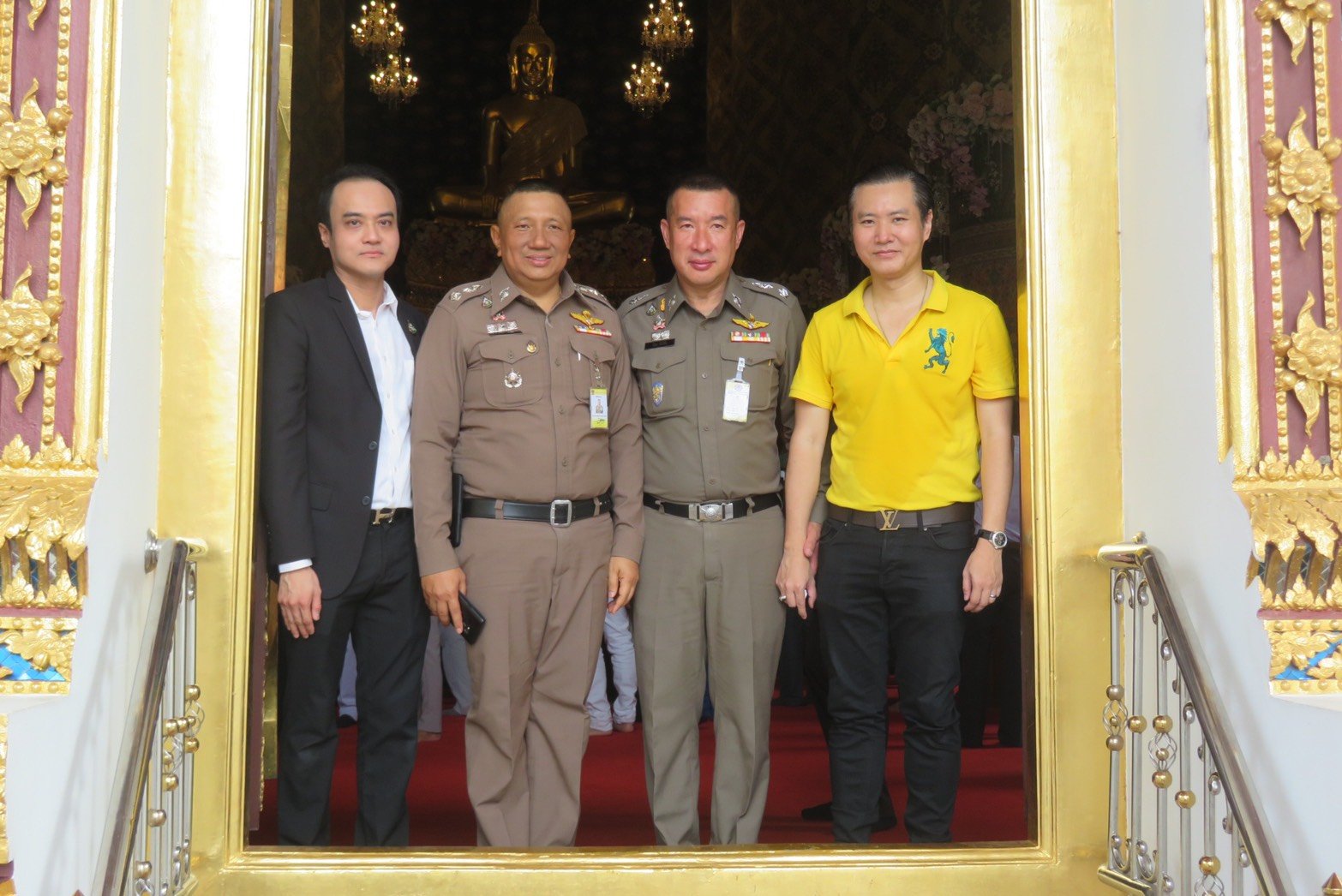 พล.ต.ต.ปิยะ ต๊ะวิชัย รองผบช.ตชด ,พล.ต.ต.ดร.เสนิต สำราญสำรวจกิจ ผบก.น.1 ,ดร.พีรวัฒน์ สุรเศรษฐ  ที่ปรึกษารองผบ.ตร. และประธาน กต.ตร.กทม.( ภาคประชาชน )  และดร.ธัชวิน สุรเศรษฐ  ที่ปรึกษารองผบ.ตร. และประธาน กต.ตร.บก.น.1 - สน.ชนะสงคราม และพ.ต.อ. มนต์ชัย ศรีประเส