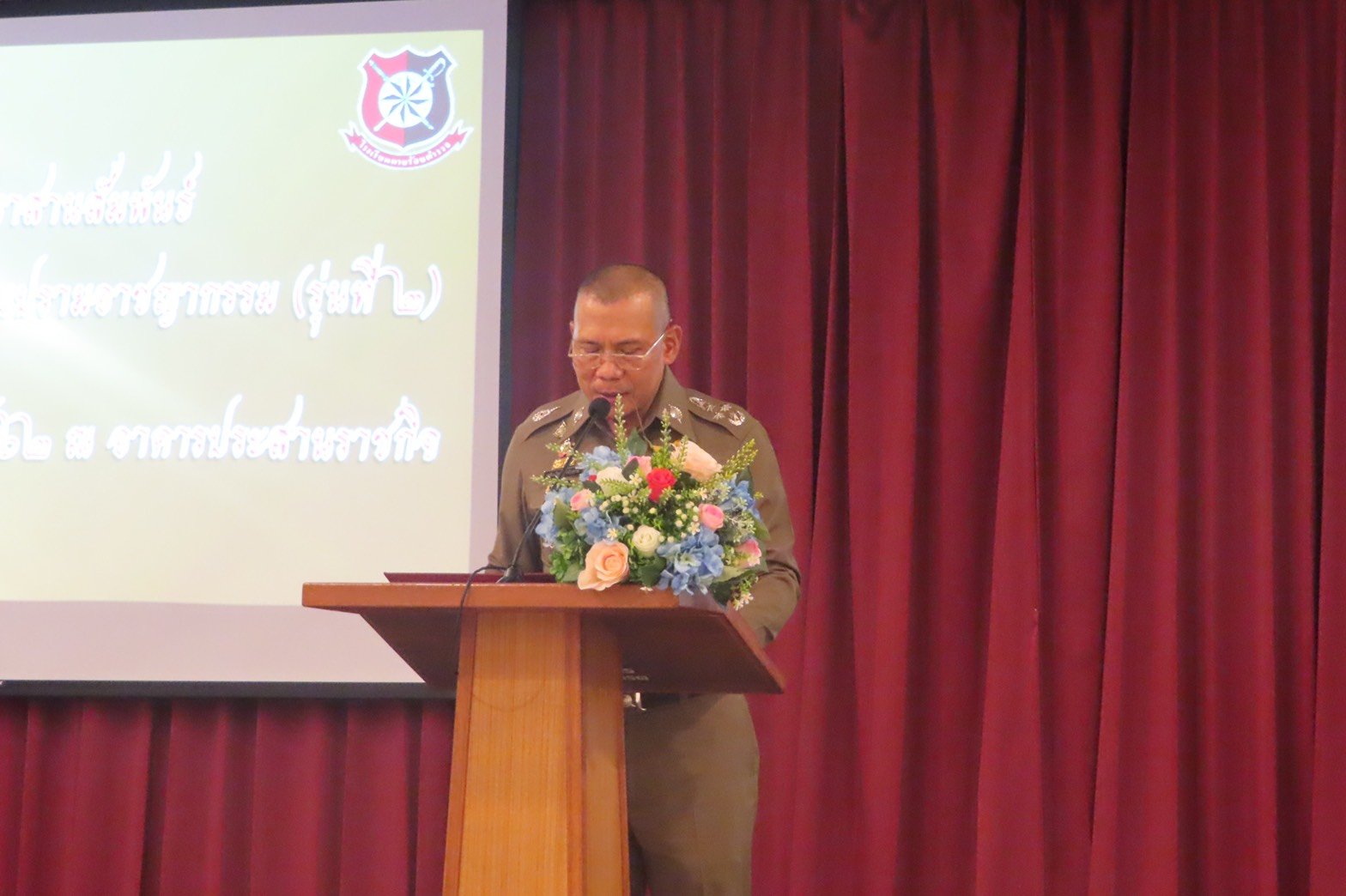 พล.ต.อ.เฉลิมเกียรติ ศรีวรขาน รองผบ.ตร. แต่งตั้งคณะที่ปรึกษางานป้องกันปราบปรามอาชญากรรมของท่านรองผบ.ตร และเป็นประธานสัมมนาสานสัมพันธ์คณะที่ปรึกษางานป้องกันปราบปรามอาชญากรรมสำนักงานตำรวจแห่งชาติ พร้อมมอบประกาศนียบัตร กับของที่ระลึกแก่ผู้เข้าร่วมอบรม โดยมีดร