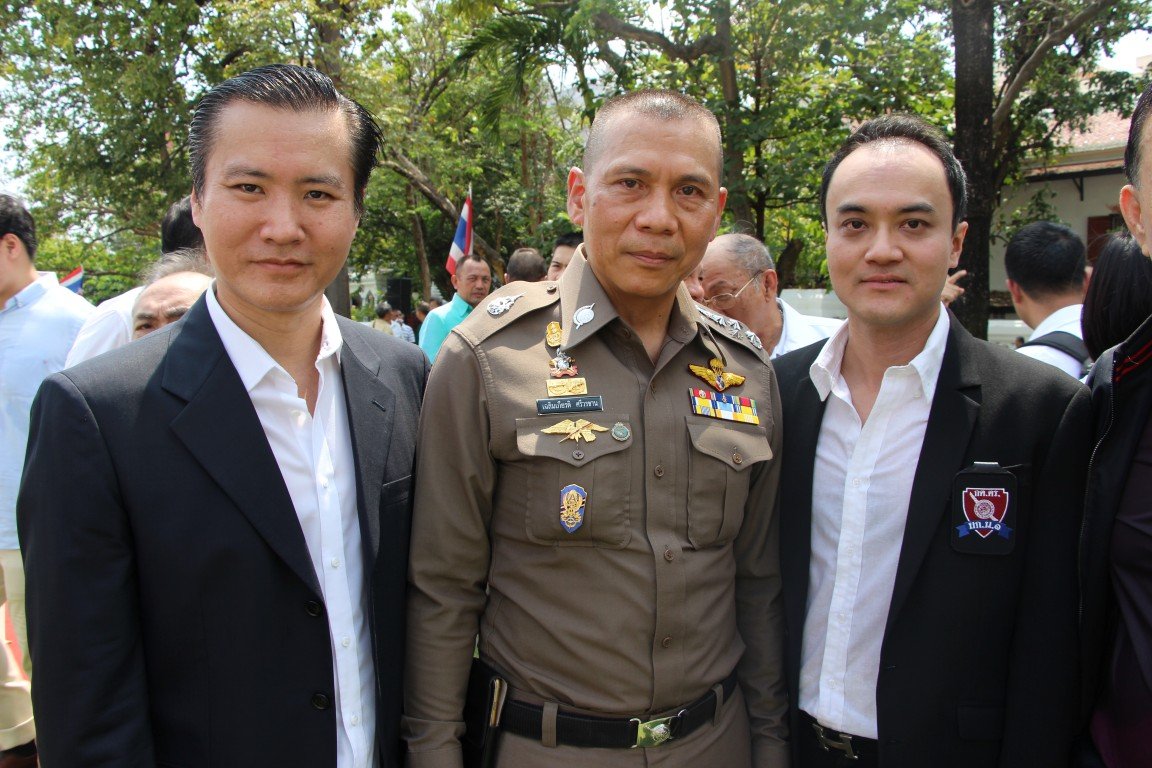 พล.ต.อ.เฉลิมเกียรติ ศรีวรขาน รองผบ.ตร.,พล.ต.ต.ดร.เสนิต สำราญสำรวจกิจ ผบก.น.1,ดร.พีรวัฒน์ - ดร.ธัชวิน สุรเศรษฐ ที่ปรึกษารองผบ.ตรและประธานกต.ตร.บก.น.1 เข้าร่วมในพิธีโกนผมบวชนาคและทำการอุปสมบทเพื่อจาริกแสวงบุญยังดินแดนชมพูทวีป ณ วัดเทพศิรินทราวาสวรวิหาร ในวั
