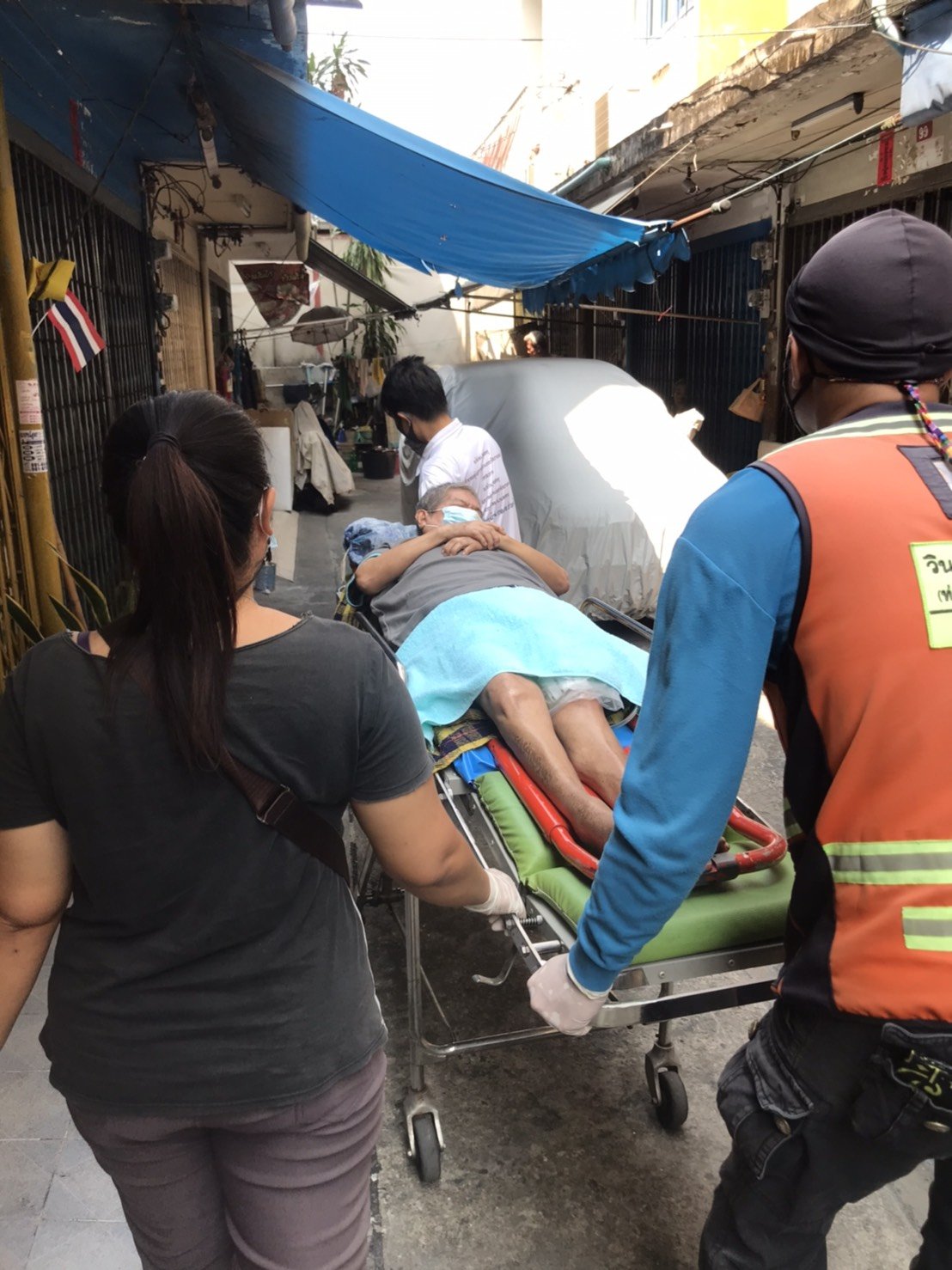 ห้างเพชรหลีเสง (L.S.Jewelry Group) โดย ดร.นฤมล-ดร.พีรวัฒน์-ดร.ธัชวิน สุรเศรษฐ ประธานกต.ตร.กทม.(ภาคประชาชน), ประธานกต.ตร.บก.น.1, ประธานกต.ตร.กองบังคับการปฏิบัติการพิเศษ191, ประธานกต.ตร.สน.ชนะสงคราม  ให้การสนับสนุนทีมงานอาสาสมัคร ของคณะทำงานกต.ตร.กทม.ภาคประ ห้างเพชรหลีเสง (L.S.Jewelry Group) โดย ดร.นฤมล-ดร.พีรวัฒน์-ดร.ธัชวิน สุรเศรษฐ ประธานกต.ตร.กทม.(ภาคประชาชน), ประธานกต.ตร.บก.น.1, ประธานกต.ตร.กองบังคับการปฏิบัติการพิเศษ191, ประธานกต.ตร.สน.ชนะสงคราม  ให้การสนับสนุนทีมงานอาสาสมัคร ของคณะทำงานกต.ตร.กทม.ภาคประ