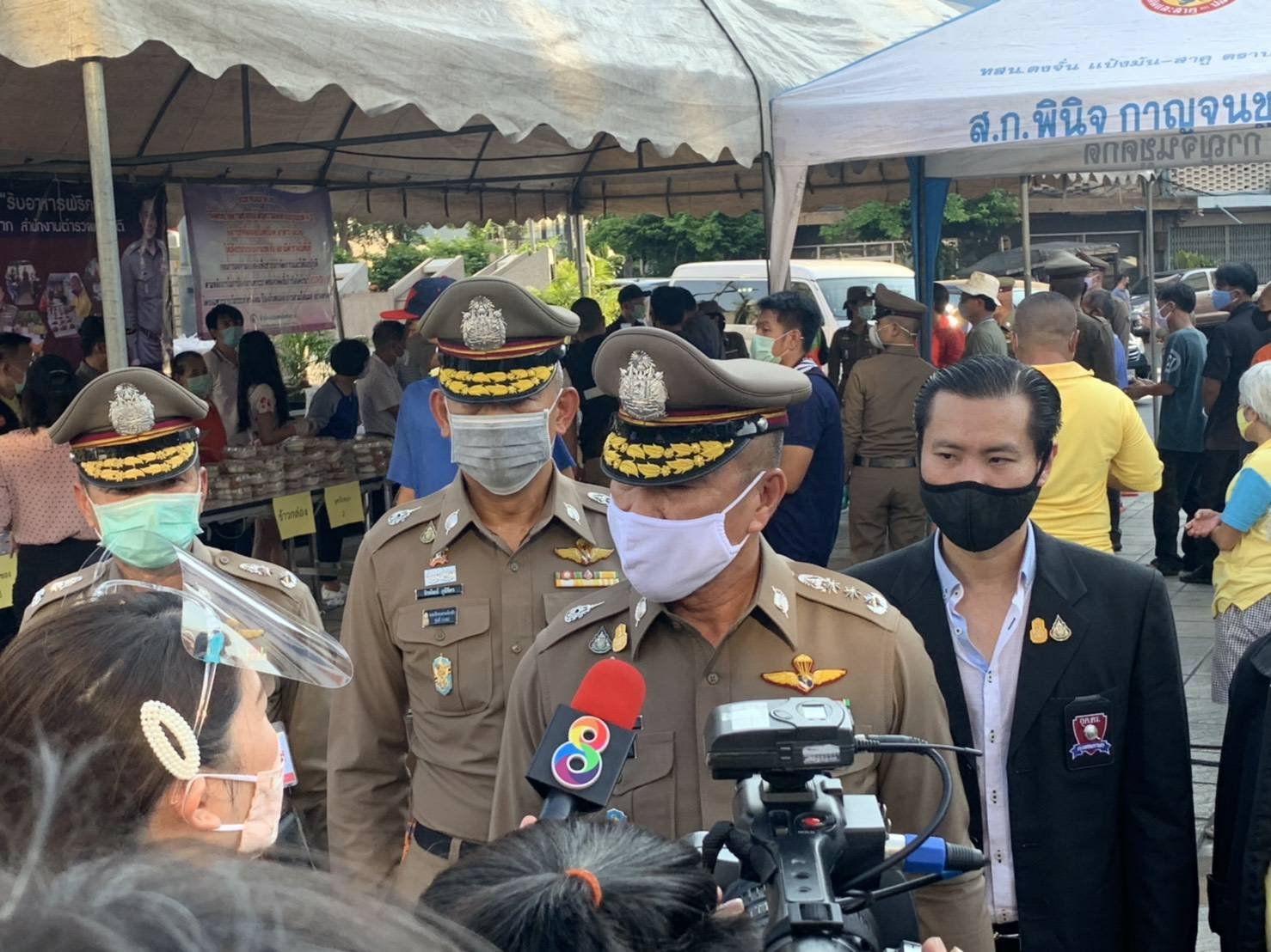 พล.ต.อ.จักรทิพย์ ชัยจินดา ผบ.ตร มีความห่วงใยในความเป็นอยู่ของประชาชน ในช่วงสถานการณ์การแพร่ระบาดของเชื้อไวรัสโควิด-19 ซึ่งส่งผลกระทบต่อความเป็นอยู่ของประชาชนในชุมชนต่างๆ ตามโครงการ "รับอาหารฟรีครับ" ของสำนักงานตำรวจแห่งชาติ