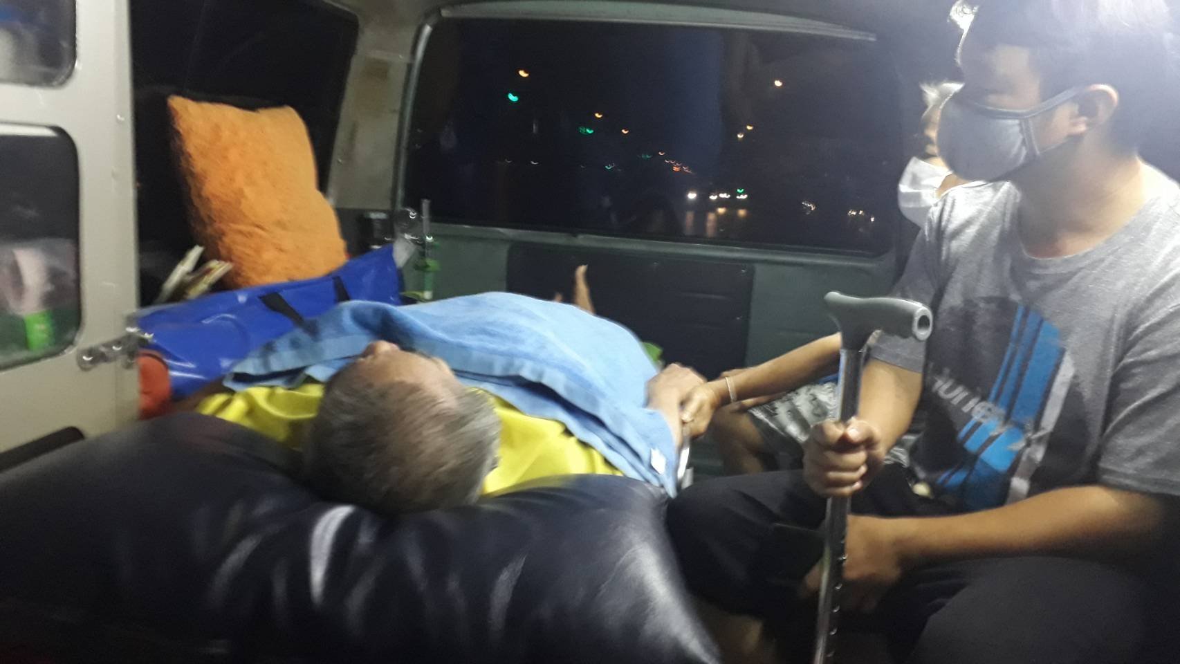 ห้างเพชรหลีเสง (L.S.Jewelry Group) โดย ดร.นฤมล-ดร.พีรวัฒน์-ดร.ธัชวิน สุรเศรษฐ ประธานกต.ตร.กทม.(ภาคประชาชน), ประธานกต.ตร.บก.น.1, ประธานกต.ตร.กองบังคับการปฏิบัติการพิเศษ191, ประธานกต.ตร.สน.ชนะสงคราม ให้การสนับสนุนทีมงานอาสาสมัคร  ห้างเพชรหลีเสง (L.S.Jewelry Group) โดย ดร.นฤมล-ดร.พีรวัฒน์-ดร.ธัชวิน สุรเศรษฐ ประธานกต.ตร.กทม.(ภาคประชาชน), ประธานกต.ตร.บก.น.1, ประธานกต.ตร.กองบังคับการปฏิบัติการพิเศษ191, ประธานกต.ตร.สน.ชนะสงคราม ให้การสนับสนุนทีมงานอาสาสมัคร