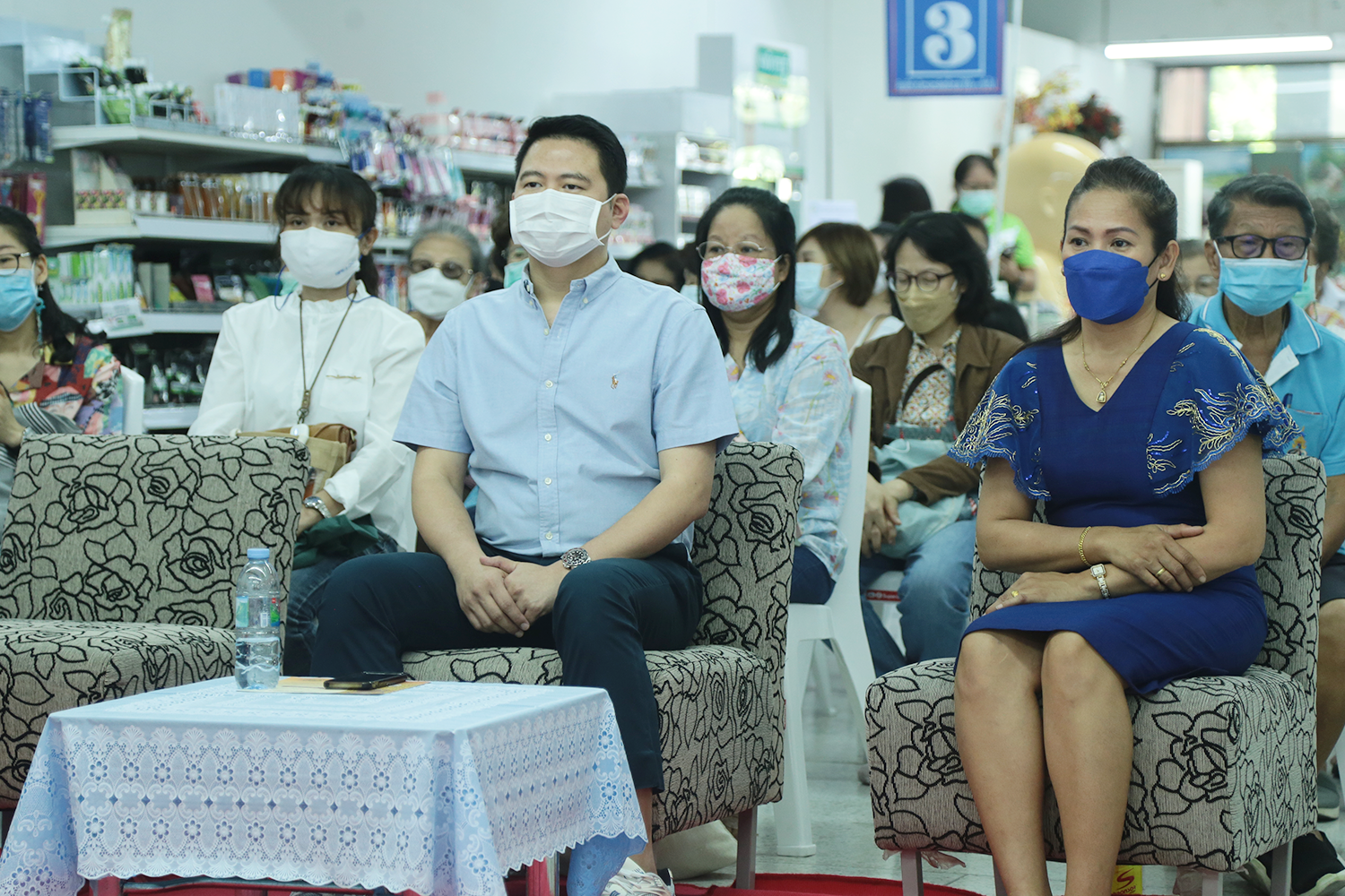 กิจกรรม " พระธรรมเทศนายามบ่าย " พร้อมบริจาคปัจจัยและ สิ่งของช่วยเหลือ วัดพระบาทน้ำพุ จังหวัดลพบุรี