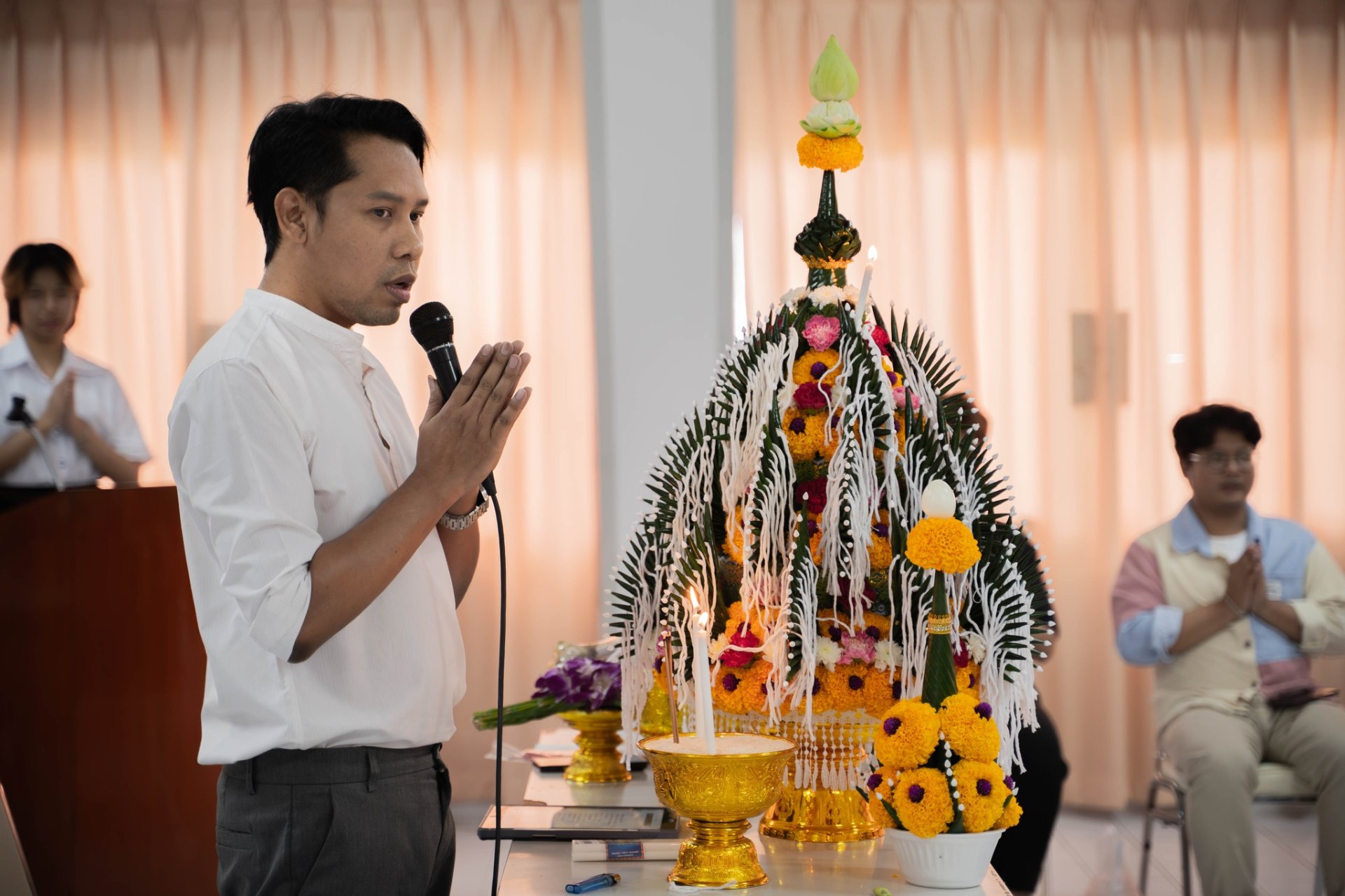 พิธีบายศรีสู่ขวัญ ของสาขาวิชาการจัดการ และสาขาวิชาการจัดการทรัพยากรมนุษย์ พิธีบายศรีสู่ขวัญ ของสาขาวิชาการจัดการ และสาขาวิชาการจัดการทรัพยากรมนุษย์