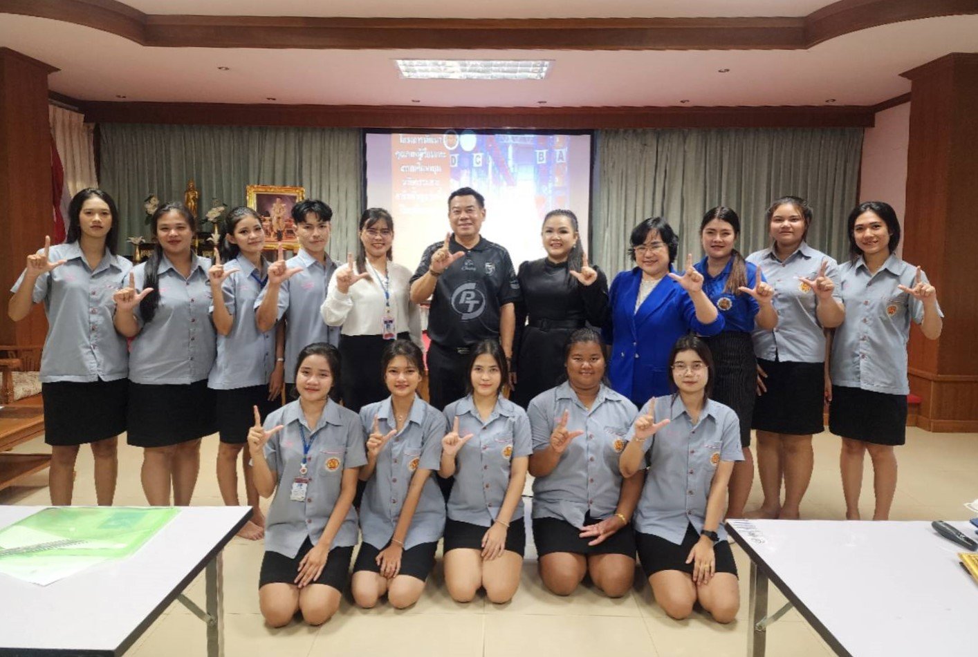 วิทยากรในการอบรมให้ความรู้วิชาชีพให้กับนักศึกษา สาขาวิชาการจัดการโลจิสติกส์และซัพพลายเขน ณ วิทยาลัยการอาชีพบางสะพาน จ.ประจวบคีรีขันธ์ วิทยากรในการอบรมให้ความรู้วิชาชีพให้กับนักศึกษา สาขาวิชาการจัดการโลจิสติกส์และซัพพลายเขน ณ วิทยาลัยการอาชีพบางสะพาน จ.ประจวบคีรีขันธ์