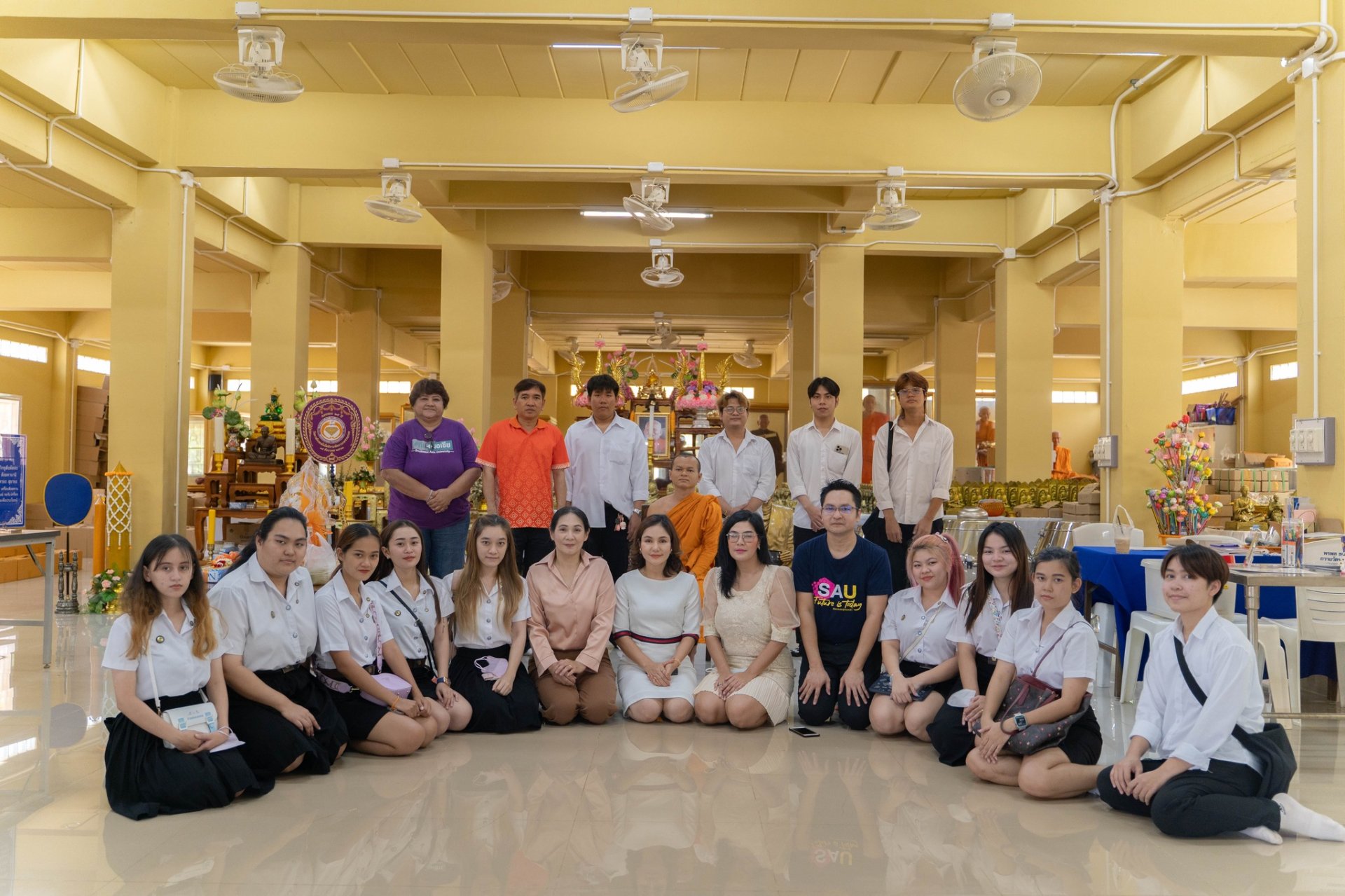 ถวายเทียนพรรษา เนื่องในวันอาสาฬหบูชาและเทศกาลเข้าพรรษา ประจำปี 2566 ถวายเทียนพรรษา เนื่องในวันอาสาฬหบูชาและเทศกาลเข้าพรรษา ประจำปี 2566