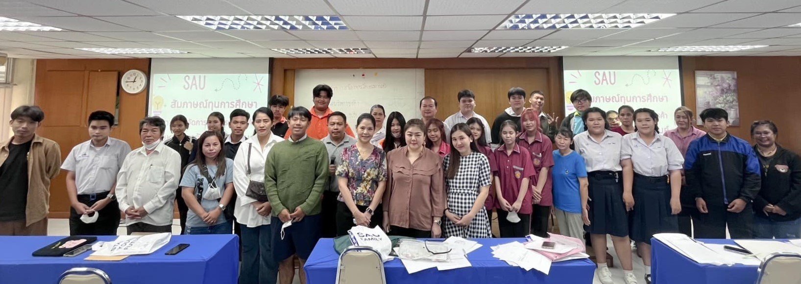 การสอบสัมภาษณ์และเซ็นสัญญาทุนการศึกษา สำหรับนักศึกษาที่สมัครเข้าเรียนสาขาวิชาการจัดการนวัตกรรมการค้า การสอบสัมภาษณ์และเซ็นสัญญาทุนการศึกษา สำหรับนักศึกษาที่สมัครเข้าเรียนสาขาวิชาการจัดการนวัตกรรมการค้า