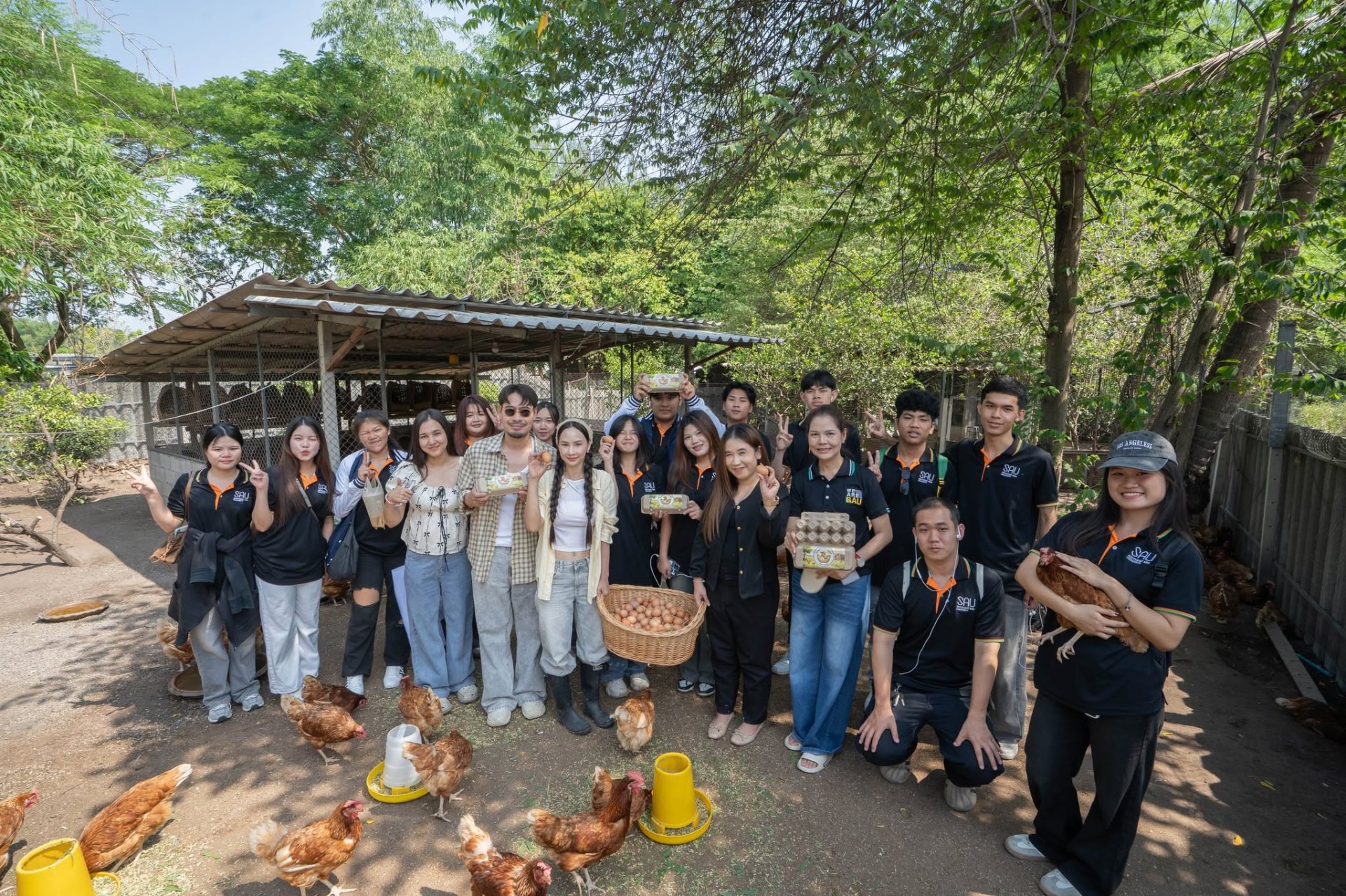 โครงการ "พัฒนาศักยภาพบัณฑิตผ่านการบูรณาการการเรียนรู้ วิจัย และวัฒนธรรม" ณ ฟาร์มไก่ไข่อารมณ์ดี by น้องมด และน้องมดเจริญการค้า อ.สวนผึ้ง จ.ราชบุรี 