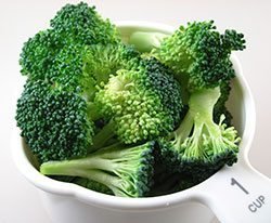 บร็อคโคลี่ ( Broccoli )  บร็อคโคลี่ ( Broccoli )
