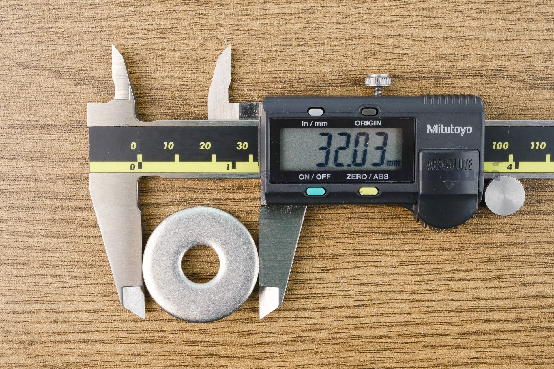 แหวนอีแปะ M10 สแตนเลส 316 (10-32-3)