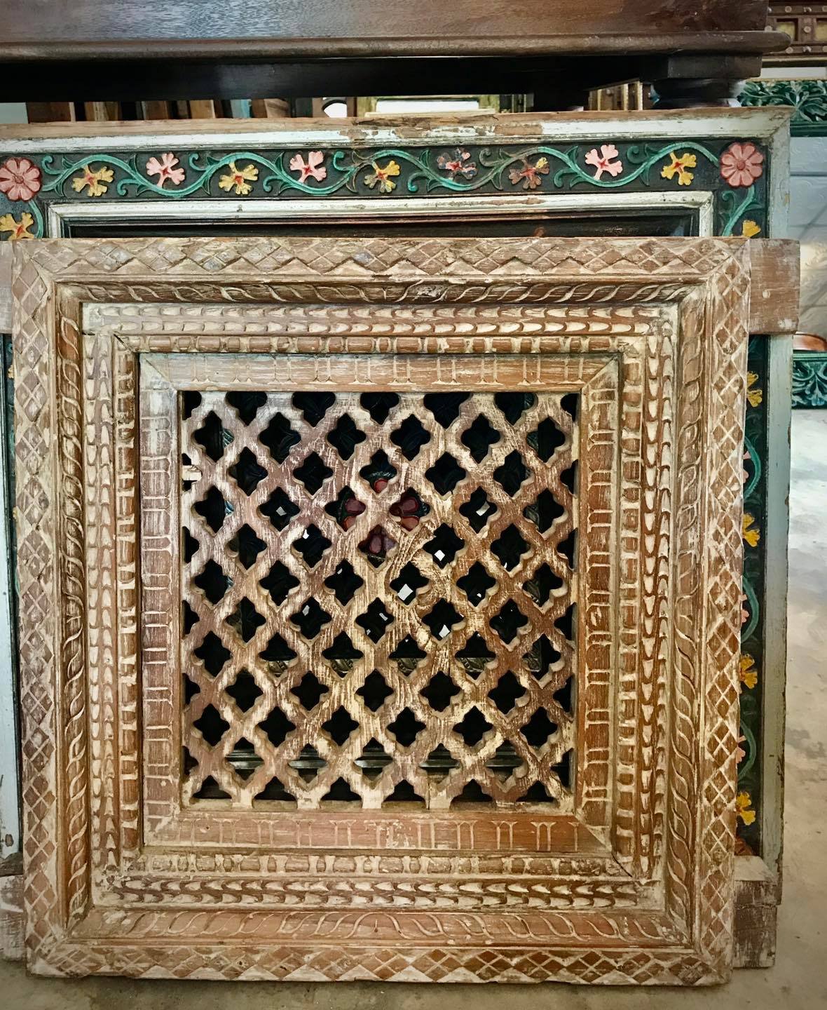 DCI85 Indian Perforated Wooden Panel