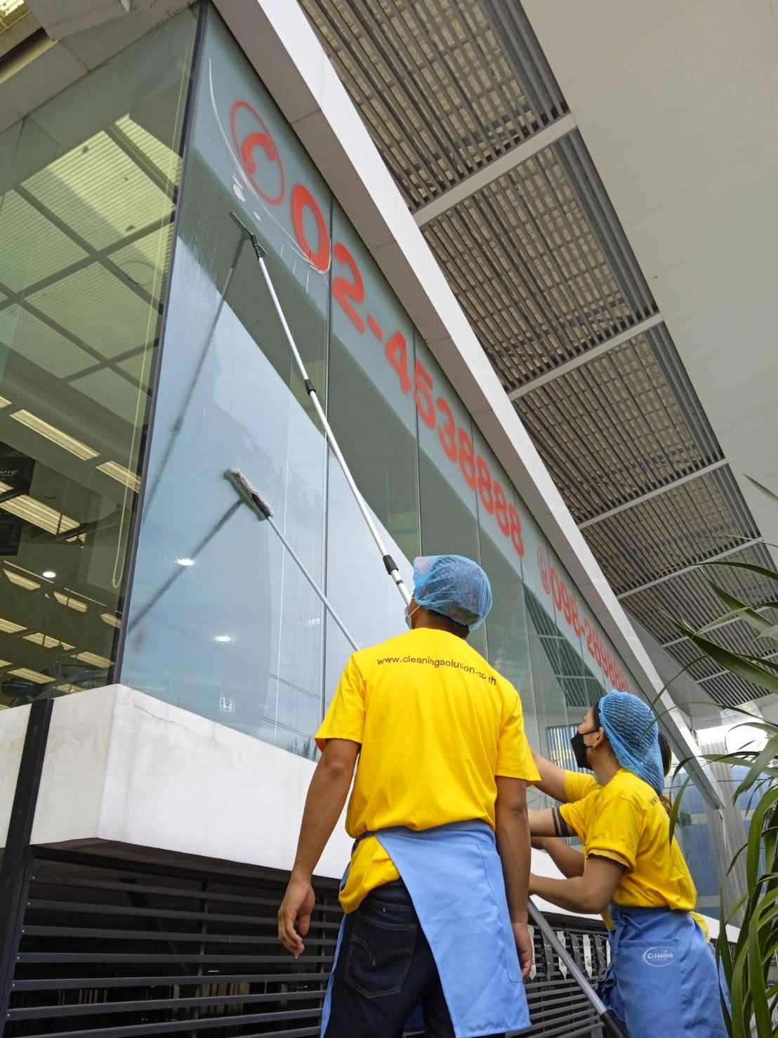 งานทำความสะอาดกระจก – บริษัท เอพี ฮอนด้า บางบอน งานทำความสะอาดกระจก – บริษัท เอพี ฮอนด้า บางบอน